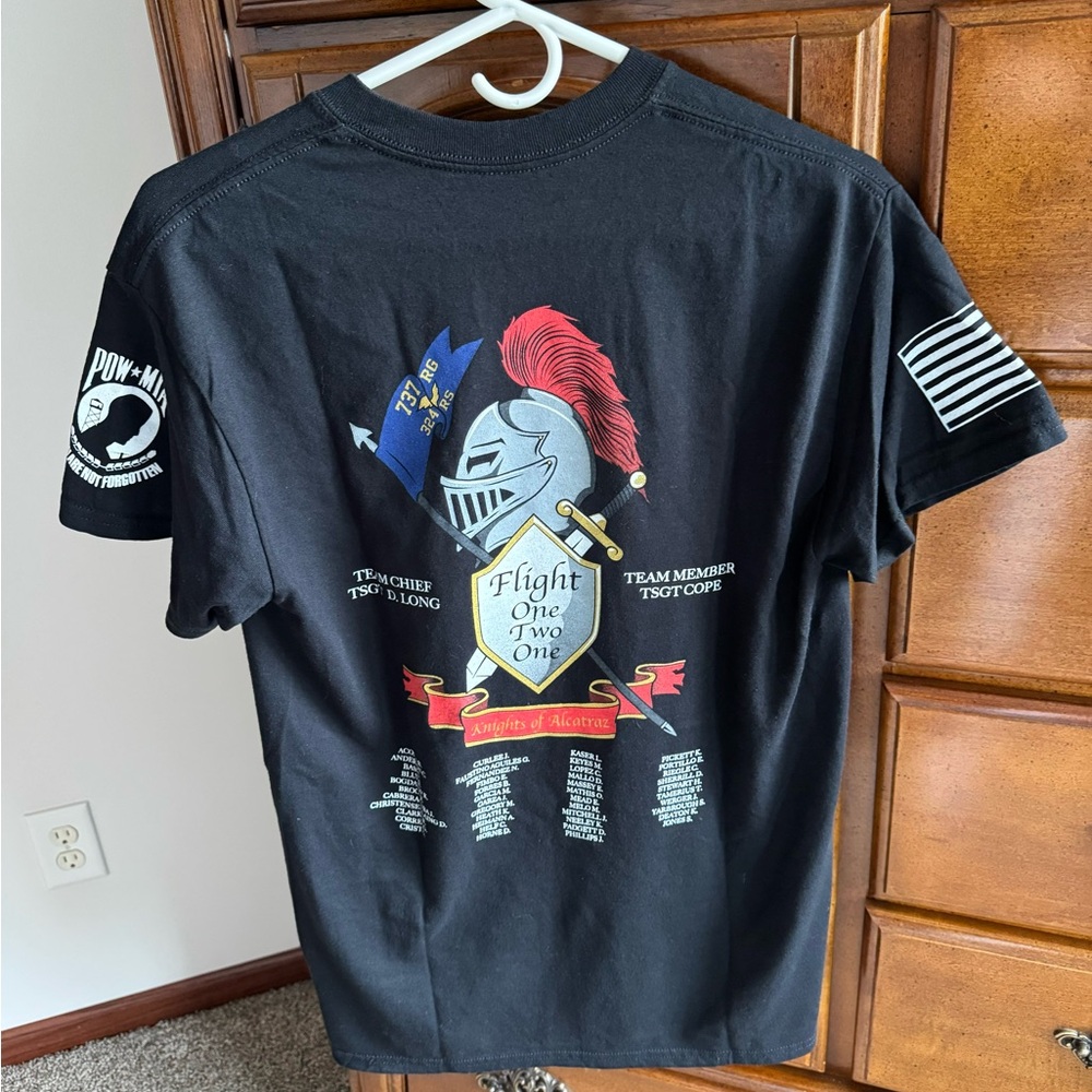NEW Gildan Black Graphic Men's Tee